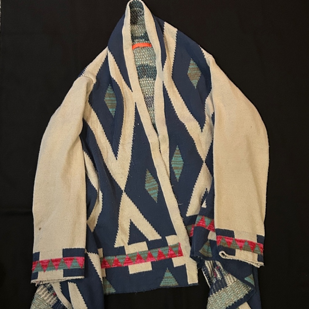 Lulumari Blue and Cream Geometric Cardigan